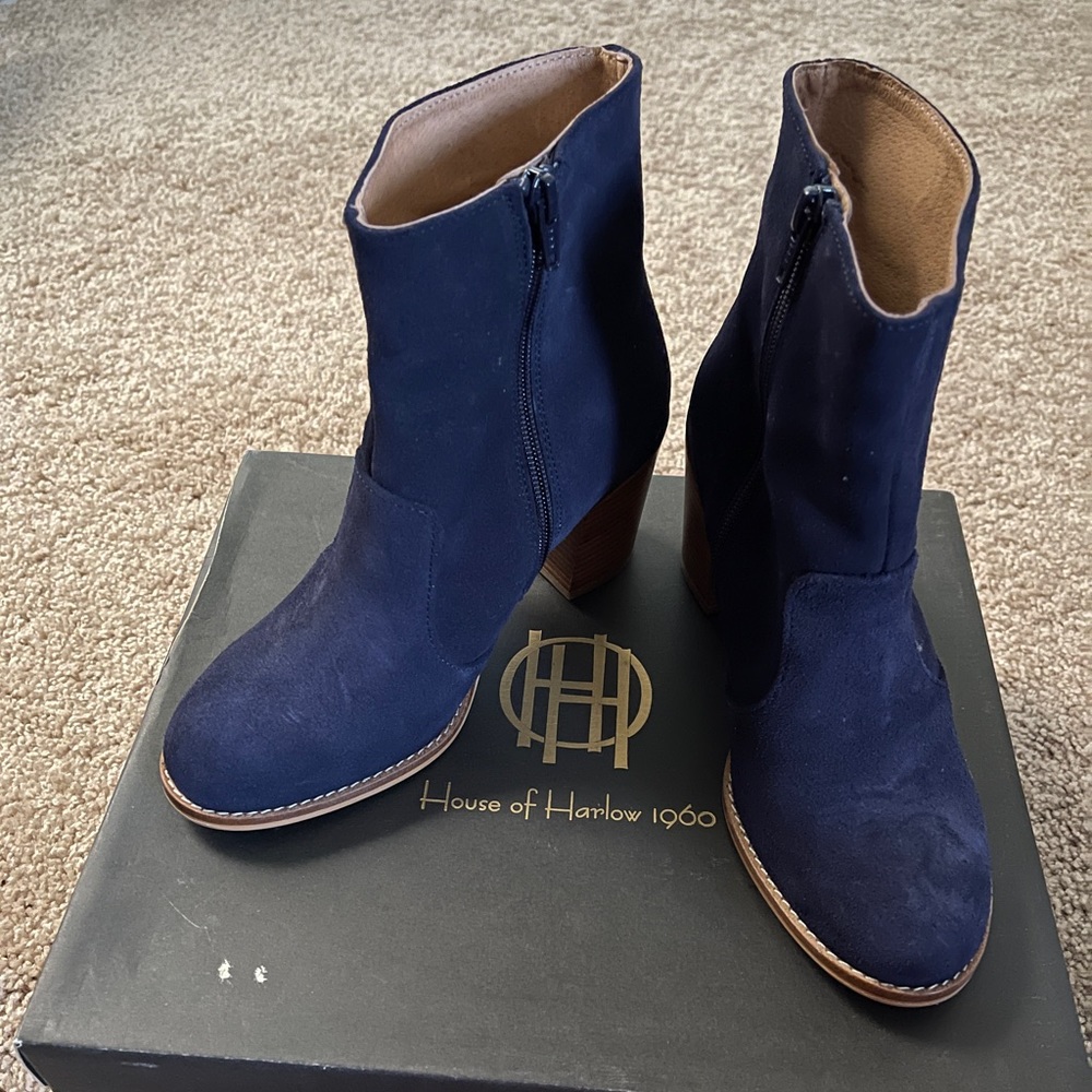 Authentic NWT house of harlow 1960 suede boots size us 6.5